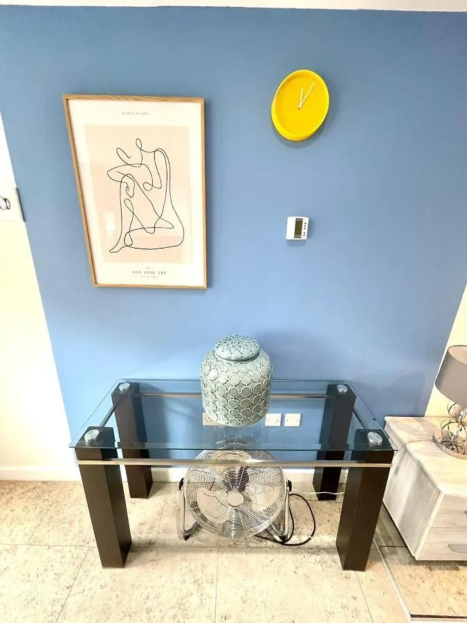 Koala & Tree - Massive Studio Apartment Centric Location - Short Lets & Serviced Accommodation Cambridge United Kingdom