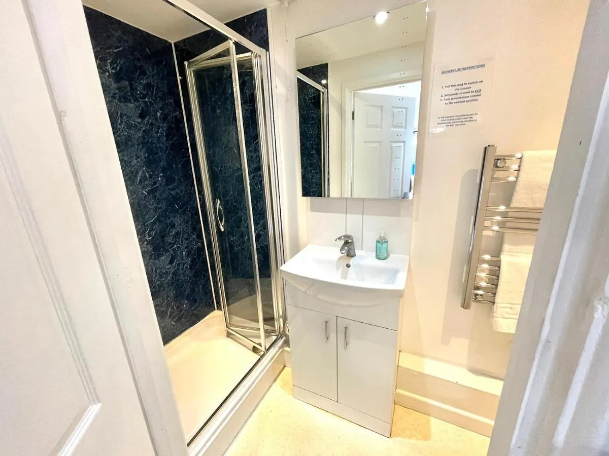 Koala & Tree - Massive Studio Apartment Centric Location - Short Lets & Serviced Accommodation Cambridge 0*, Cambridge (Cambridgeshire)
